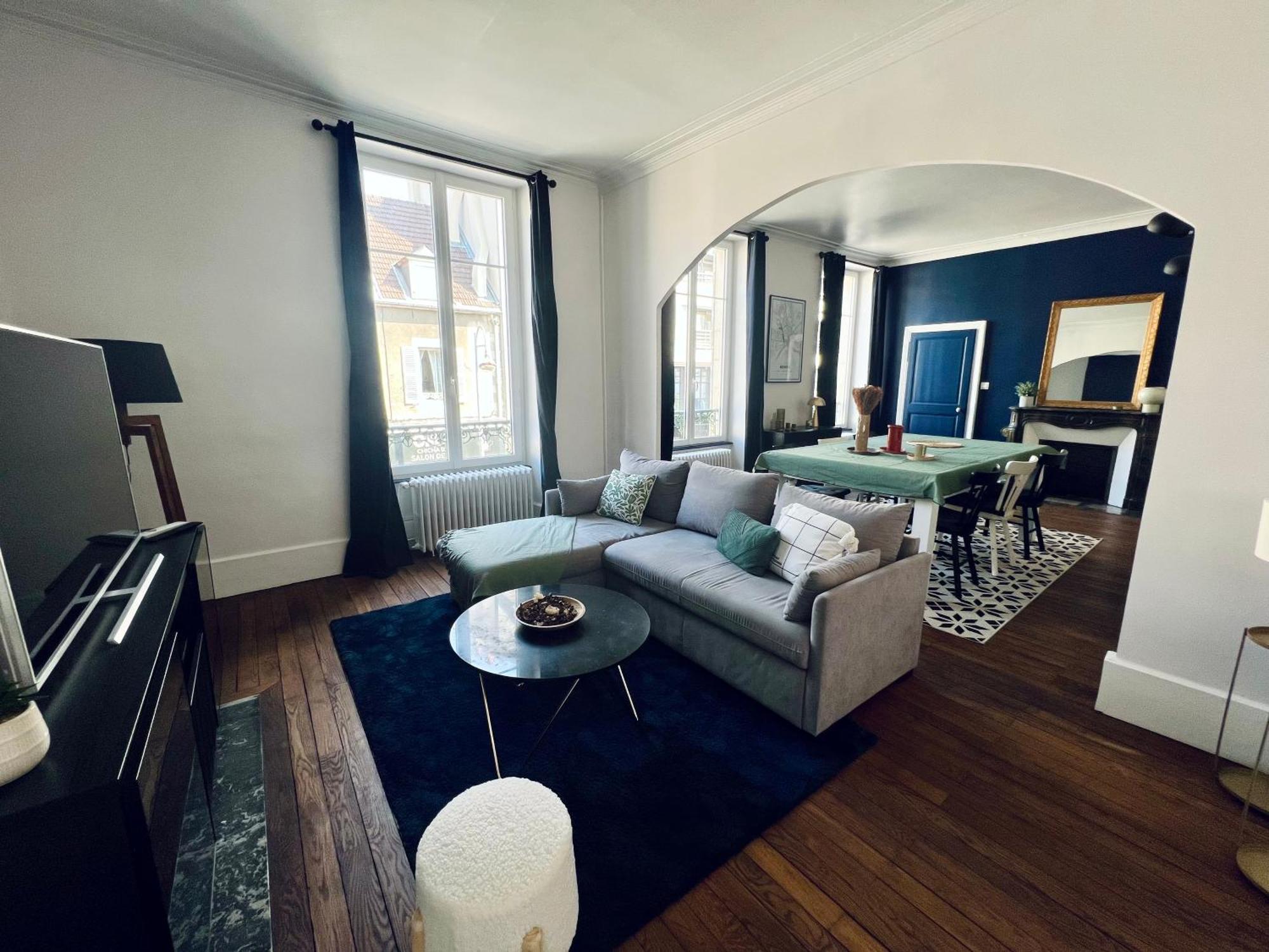 Le General: Prestigious Apartment with Billiards and Private Parking Nevers Exterior photo